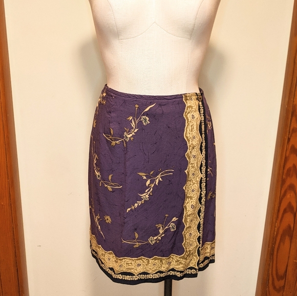 Requirements Dresses & Skirts - ✨Bundle 2 for $20✨ Vintage purple black & tan short wrap skirt